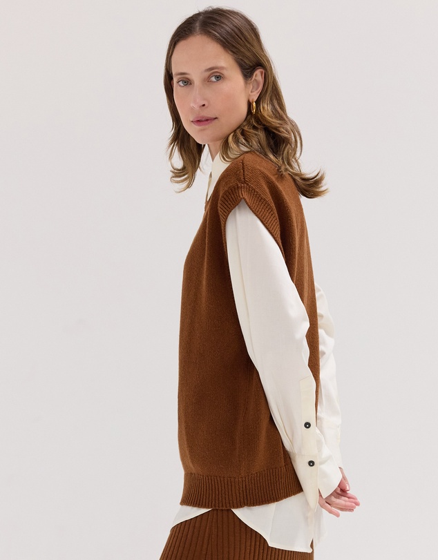 Cloth & Co. - The Crew Neck Vest Castagne