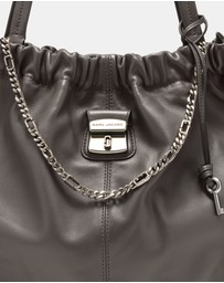 Marc Jacobs - The Tote Bag