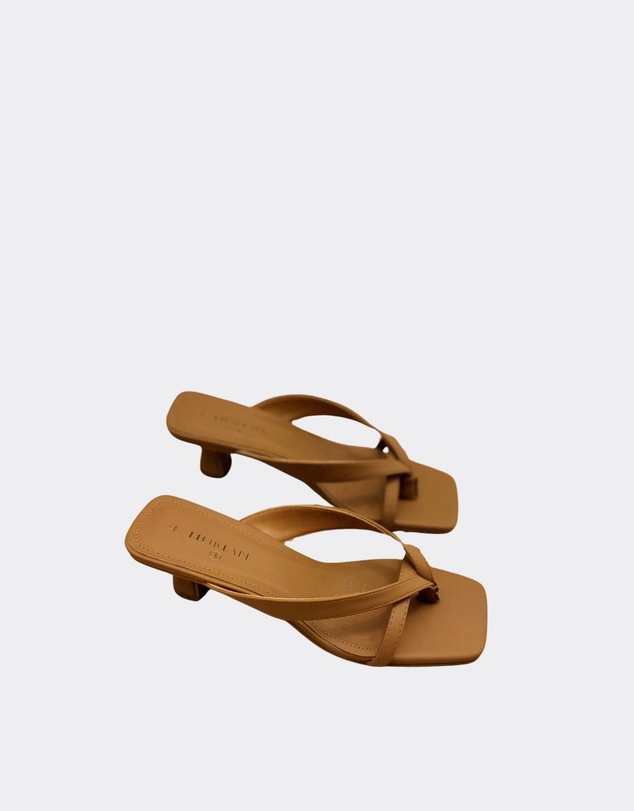 Human - Foxx Kitten Sandals - Women's