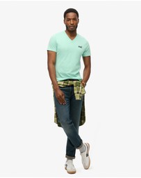 Superdry - Essential Logo Embroidered Vee Tee