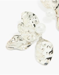 Lovisa - Waterproof Stainless Steel Pearl Large Flower Stud Earrings