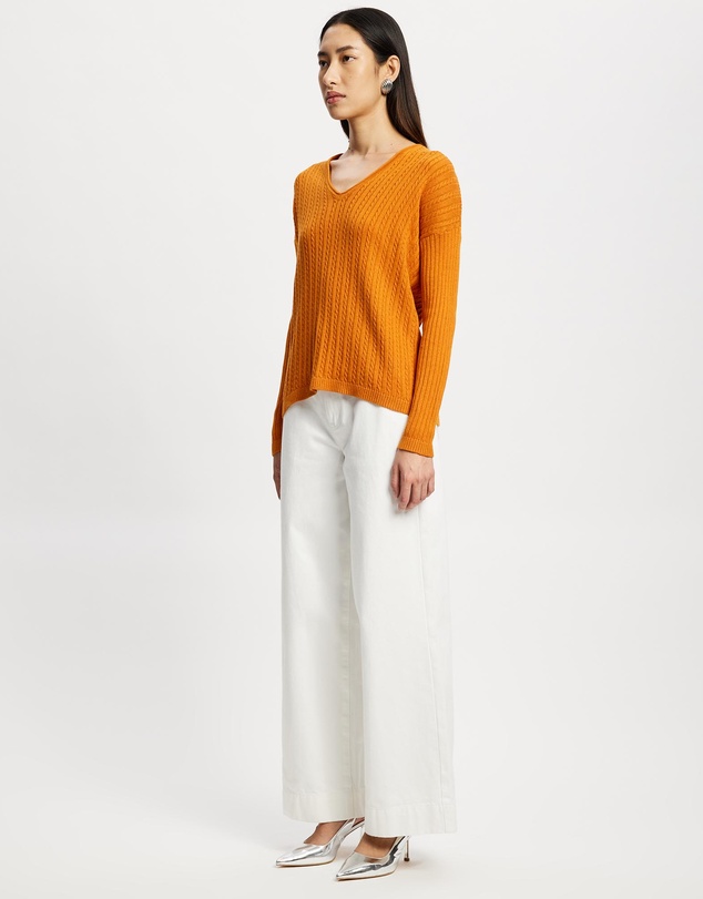 Lindsay Nicholas New York - V-Neck Cable Sweater