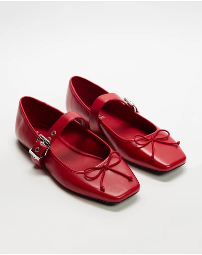 Dazie - Poppy Buckle Ballet Flats