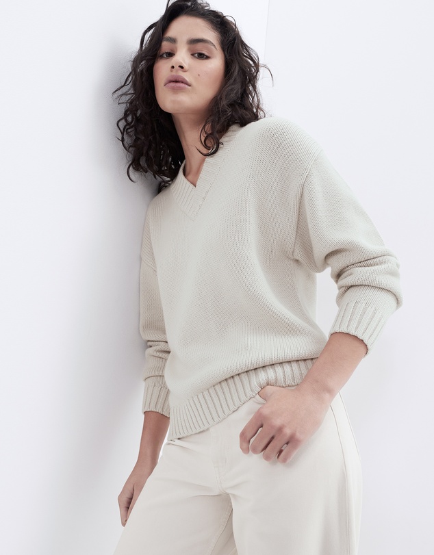 UNISON - Chunky V Neck Knit