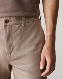 Trenery - Regular Fit Yarn Dyed Cotton Dobby Chino in Cocoa