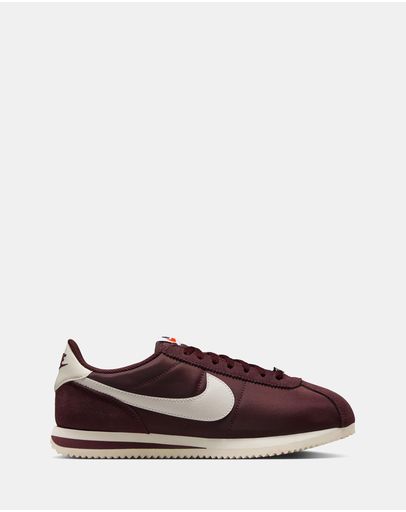 Burgundy Crush & Sail