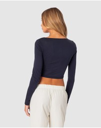 EDIKTED - Rain Cupped Long Sleeve Top