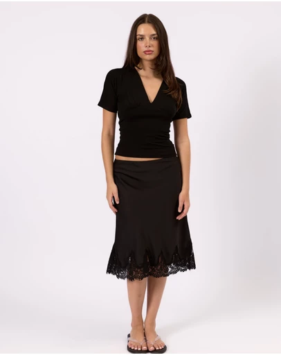 Style Addict - The Lace Skirt
