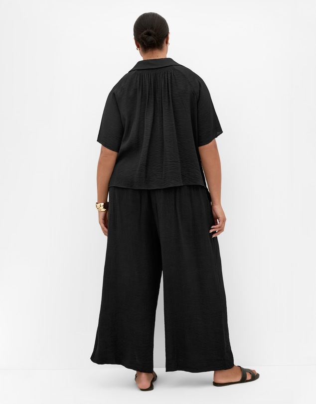 City Chic - Plus size Poolside Short Sleeve Shirt - black