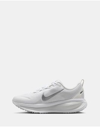 Nike - Vomero 18 - Women's