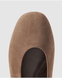 Commonry - Aspen Suede Ballet Flat