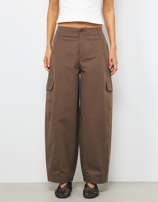 AERE - Organic Cotton Cargo Barrel Pants