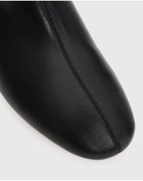 Betts - Ashbury Round Toe Ankle Boots