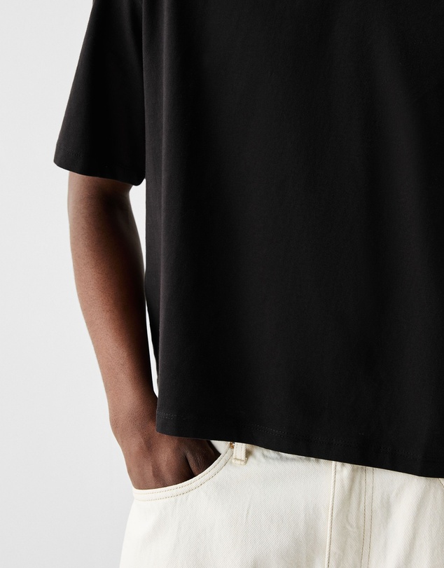 Bershka - Boxy Fit Cropped Short Sleeve T-shirt