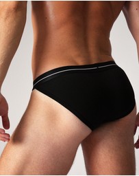 TEAMM8 - Icon Sports Brief