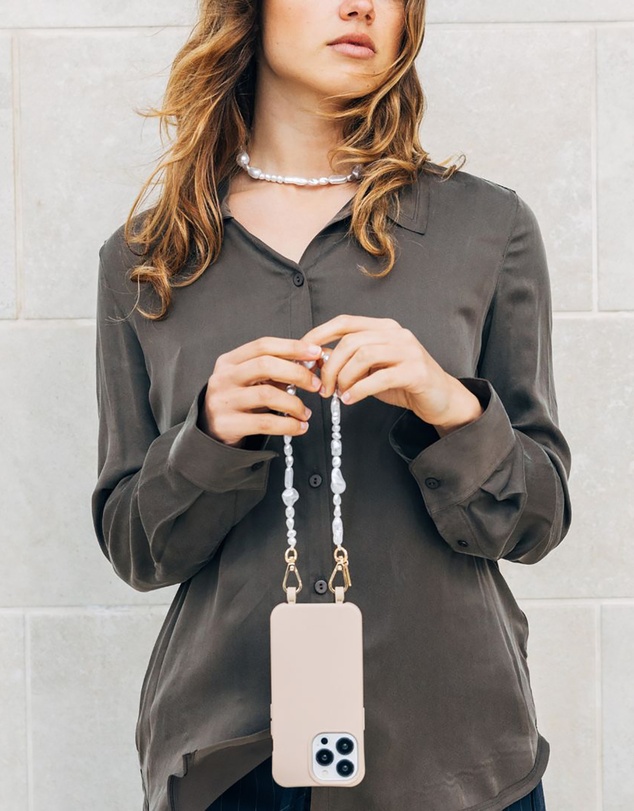 LOUVE COLLECTION - Clear Phone Case + Moon Pearl Chain