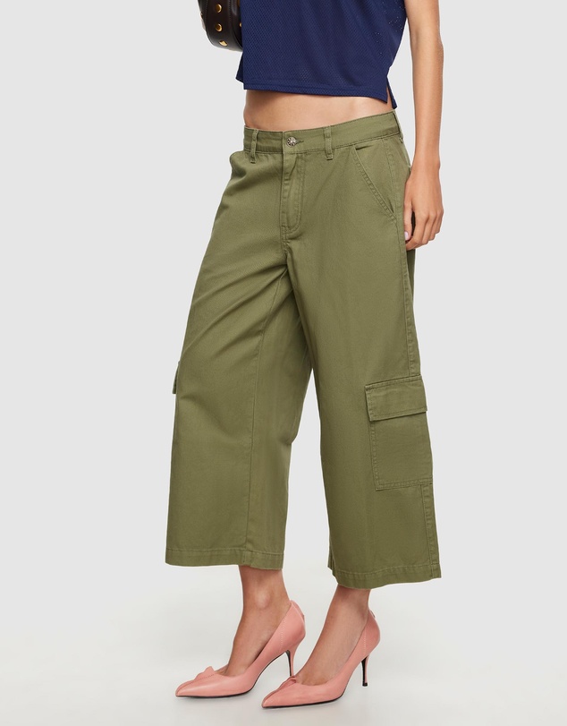 Lioness - Carrie Cargos
