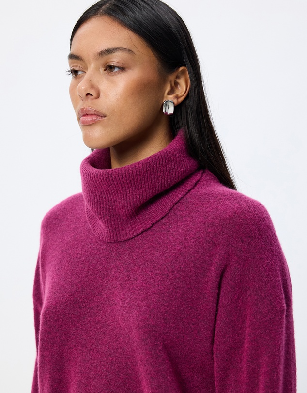 Lindsay Nicholas New York - Varsity Sweater (W Snood)