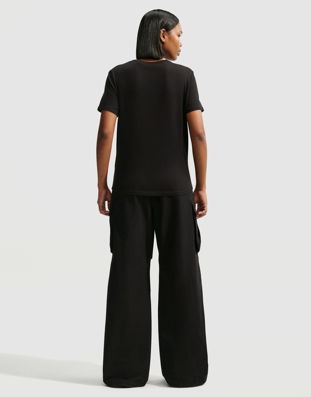 Nike - Sportswear Club Essentials T-Shirt