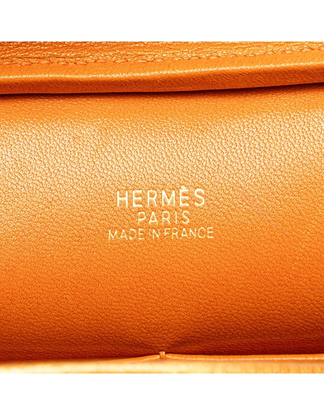 Pre-Loved by Azura Reborn - Pre-Loved hermes Elegant Carryall Handbag with Comfortable Handles and Secure Zipper Closure