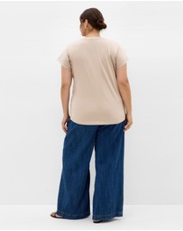 City Chic - Plus size Cuffed Sleeve Bow Tee - stone
