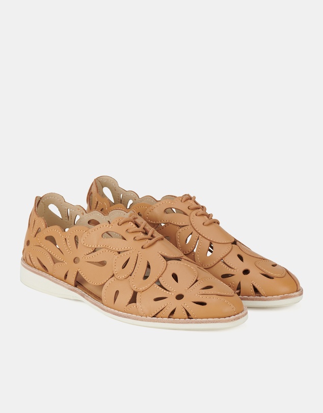 Rollie - Sidecut Applique Shoe