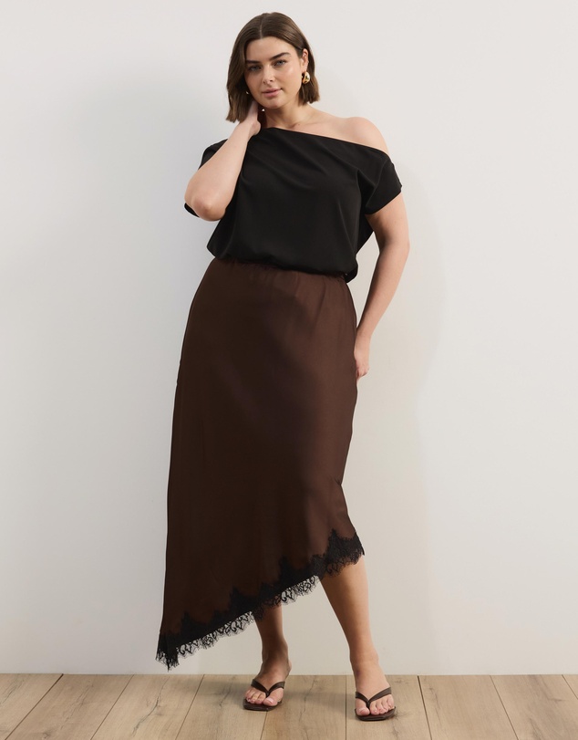 Atmos&Here Curvy - Leoni Asymmetric Lace Satin Skirt