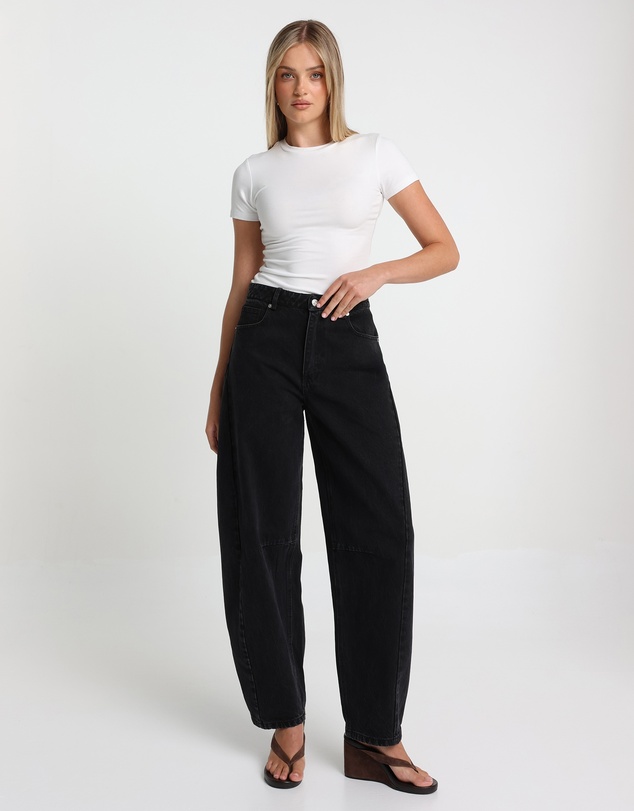 Madison The Label - Cora Barrel Jeans