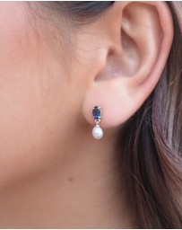 Georgini - GEORGINI OCEANS WHITSUNDAYS FRESHWATER PEARL EARRINGS SAPPHIRE BLUE