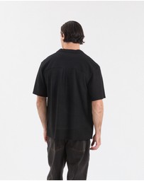 Nomadic Paradise - Byron  Knit Resort Crop Shirt