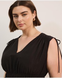 Atmos&Here Curvy - Luna Linen Blend Sleeveless Gathered Maxi Dress