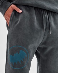 GUESS Originals - GUESS Originals x Batman Signal Trackpants