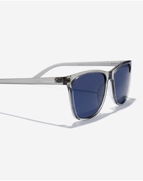 Hawkers Co - Hawkers - Wave - grey smoke blue  Sunglasses for Men and Women UV400