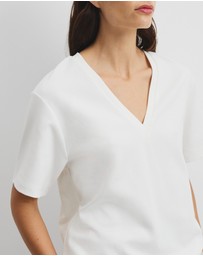 Country Road - V-neck Longline T-shirt
