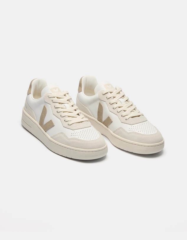 Veja - V-90 O.T. Leather Sneakers - Women's