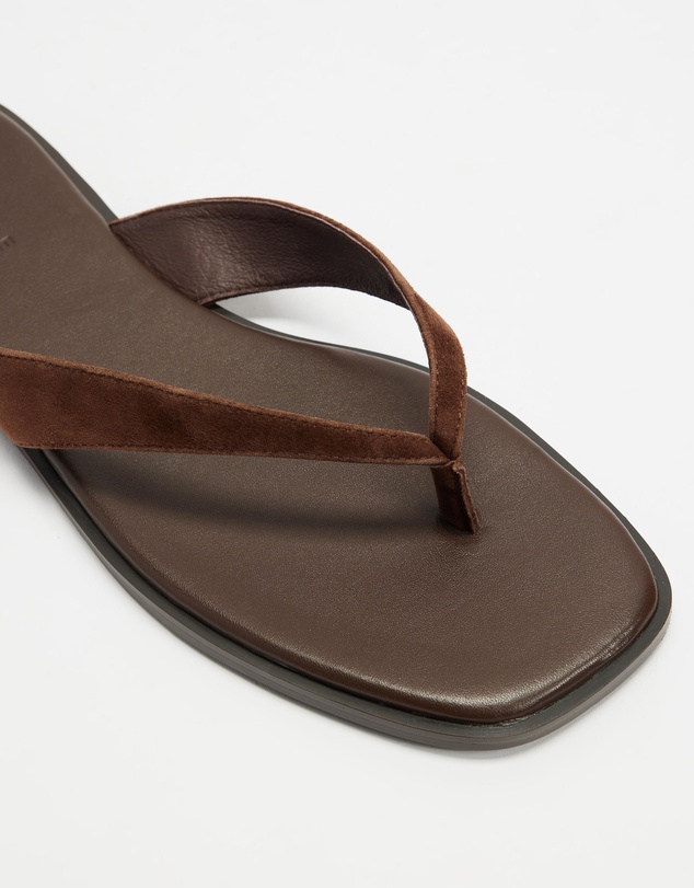 AERE - Flat Suede Thongs