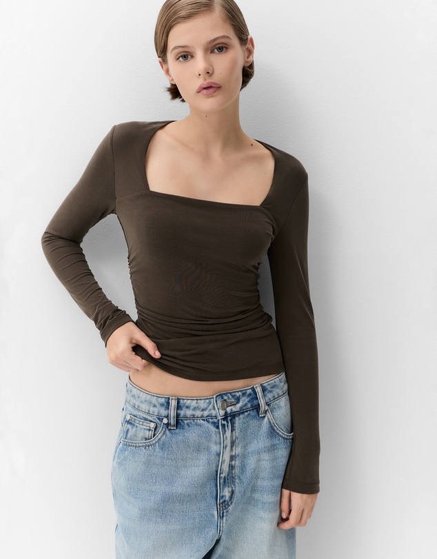 UNISON - Ruched Detail Long Sleeve Top
