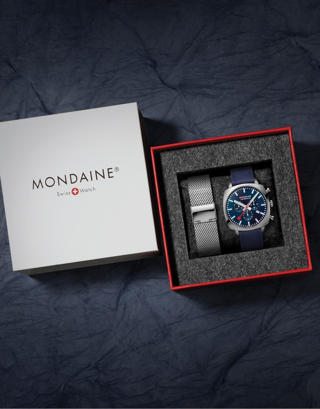 Mondaine - Official Swiss Railways Grand Cushion Deep Ocean Blue Watch Set