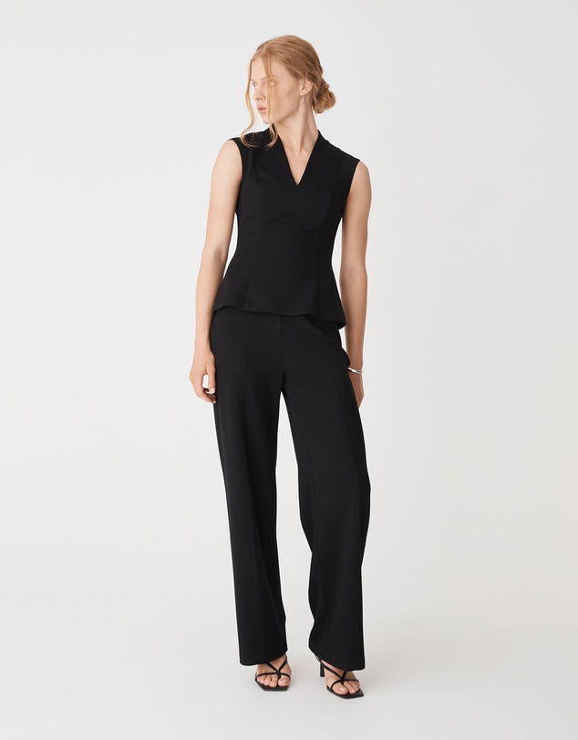 Forcast - Juno V-Neck Ponte Top