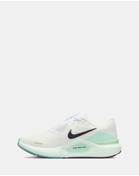 Nike - Structure 26 - Women's