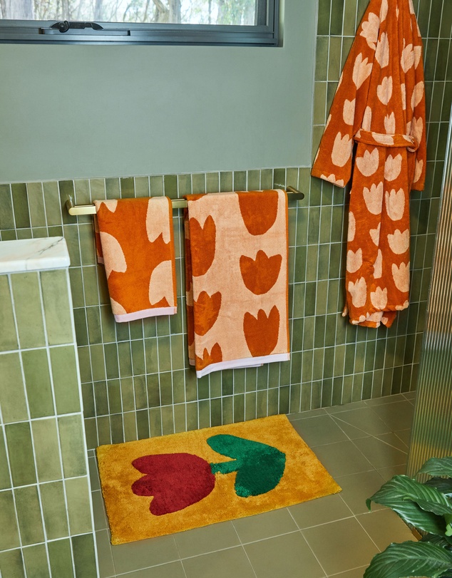 Mosey Me - Tulip Bath Towel
