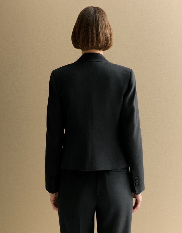 Trenery - Single Breasted Cropped Blazer in Black