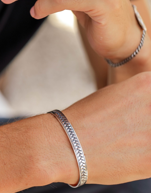 Kuzzoi - ICONIC EXCLUSIVE - Braided Cuff Bracelet in Oxidised 925 Sterling Silver