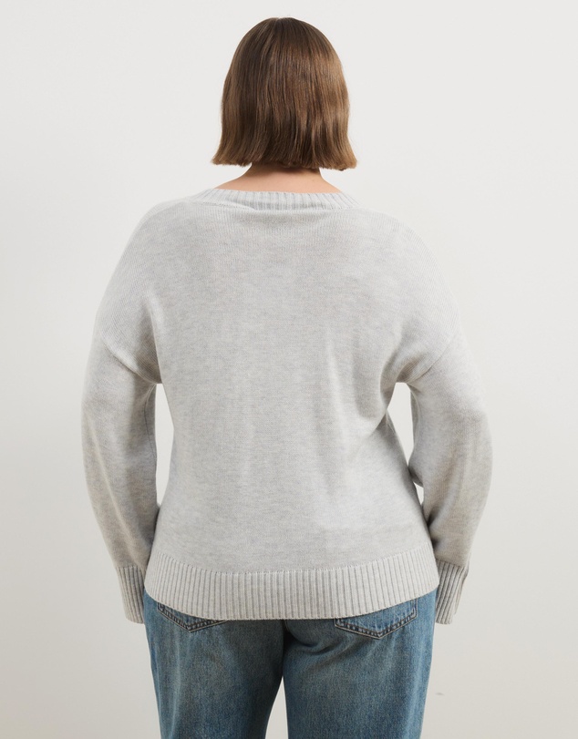 Atmos&Here Curvy - April Classic V-Neck Knit Jumper