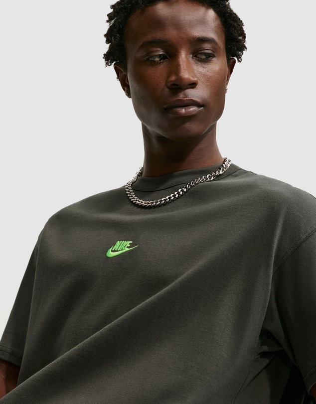 Nike - Nike Sportswear Premium Essentials T-Shirt