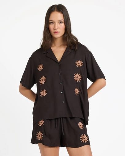 VINTAGE BLACK