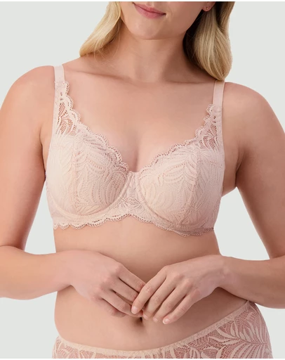 Triumph - Essential Lace Balconette Padded Bra