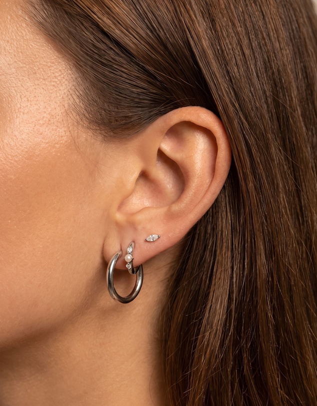 HOUSE OF SLANI - Silver Alma Pearl Hoop Earrings