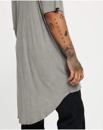 Surrounded By Ghosts - The Arsenic Relaxed Rib Knit Long Tail T-Shirt