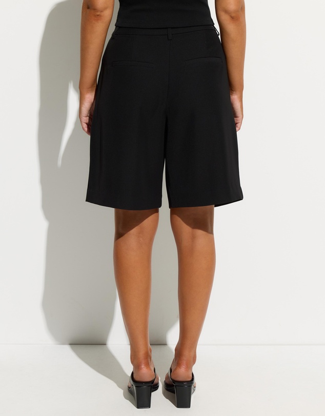 Dazie - Emmie Low Rise Pleated Tailored Shorts